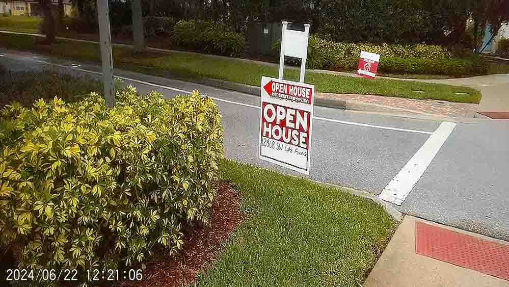 Sleazy Scummy Douche-Bag Zachary Singer Real Estate Agent Port St Lucie - Lowlife jerk Zachary Singer